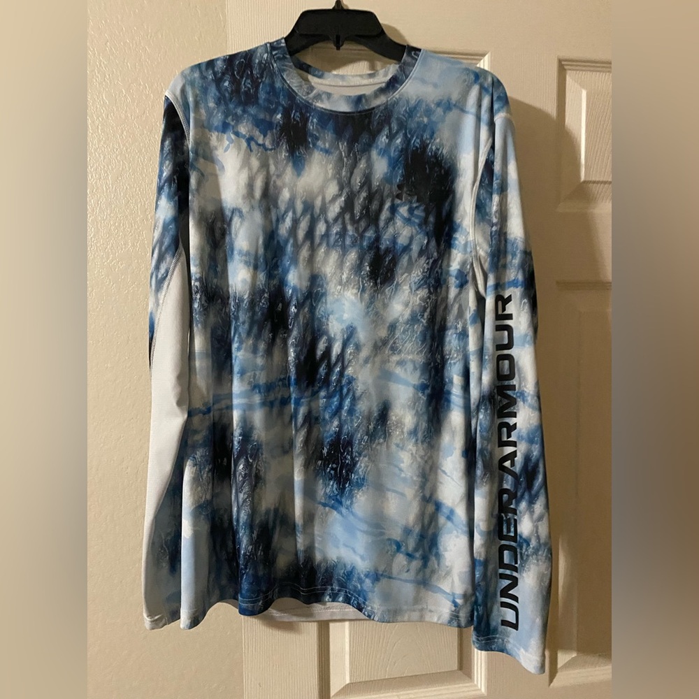 Men’s under Armour long sleeve tee